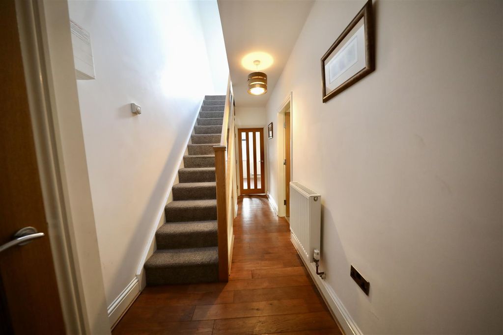 Additional image 2 of 2 bed flat for saleGeorge Street, Hull HU1