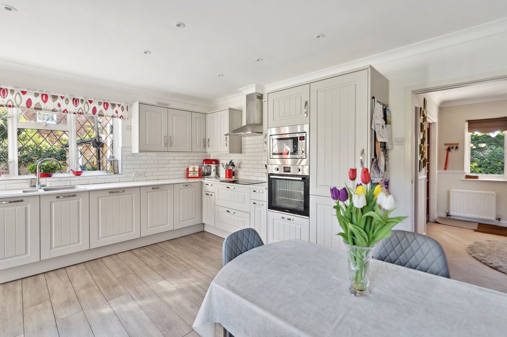 Additional image 6 of 5 bed detached house for saleNorwood Lane, Iver SL0
