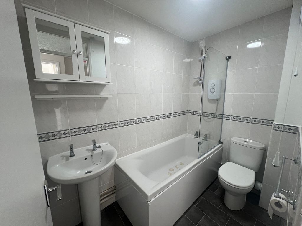 Additional image 8 of 1 bed flat for saleFirgrove Court, Hungerford RG17