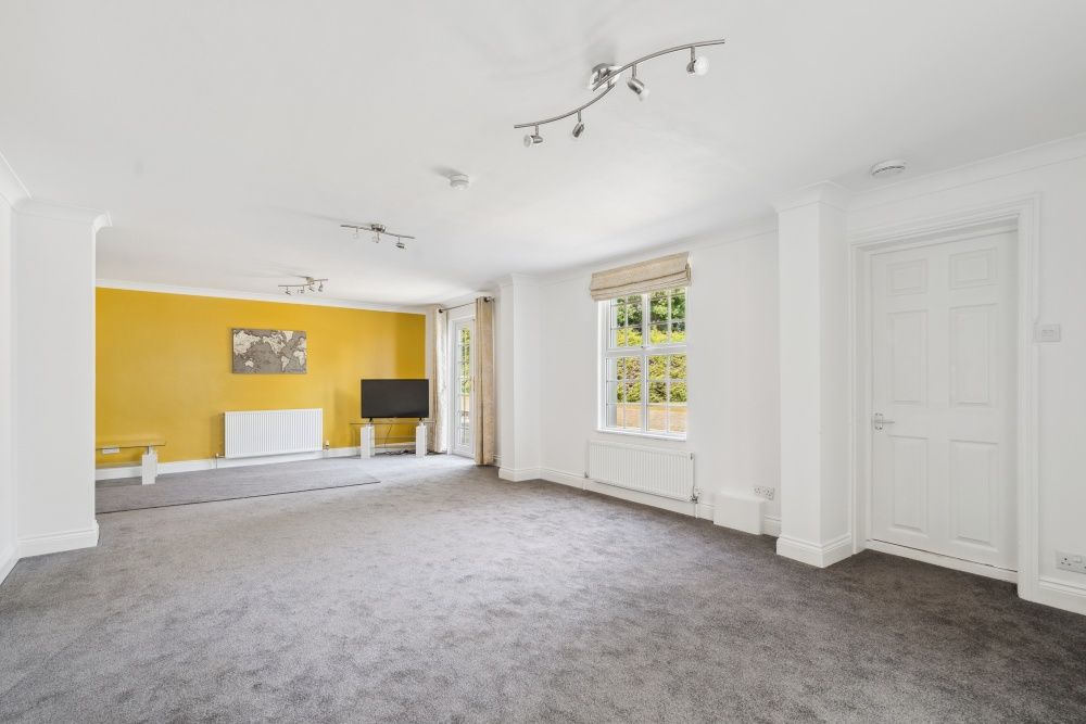 Additional image 3 of 8 bed detached house for saleSlough Road, Iver SL0