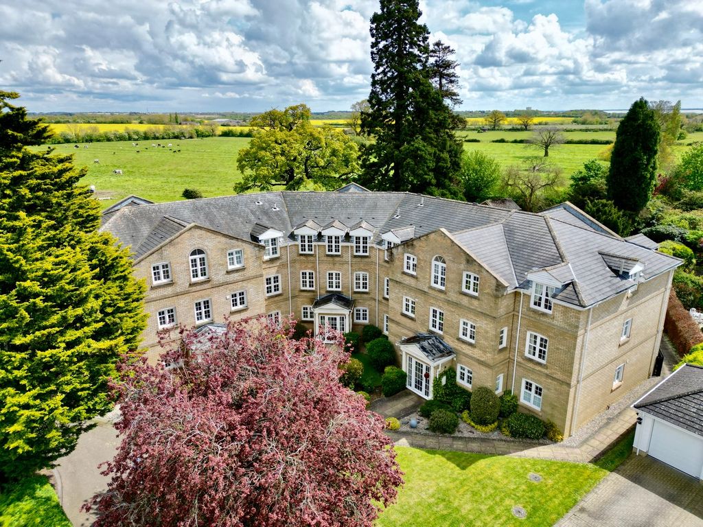 2 bed flat for saleStukeley Park, Great Stukeley, Huntingdon PE28