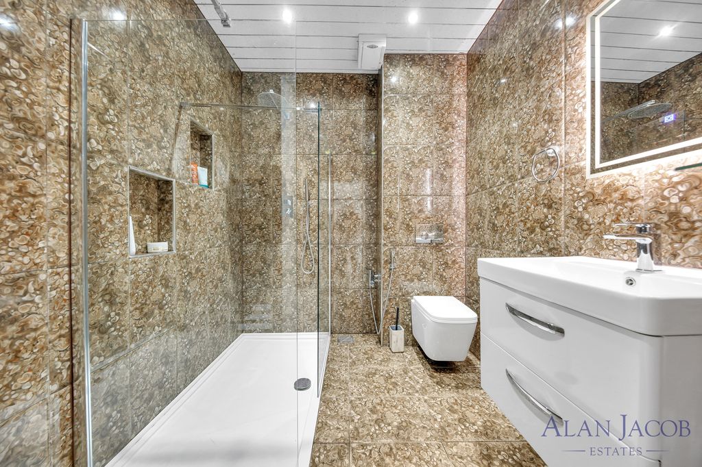 Additional image 18 of 5 bed bungalow for saleJerningham Avenue, Clayhall IG5