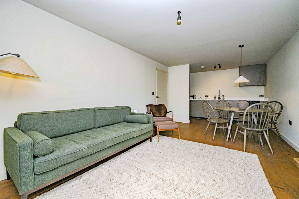 Additional image 2 of 2 bed flat for saleOvaltine Drive, Kings Langley WD4
