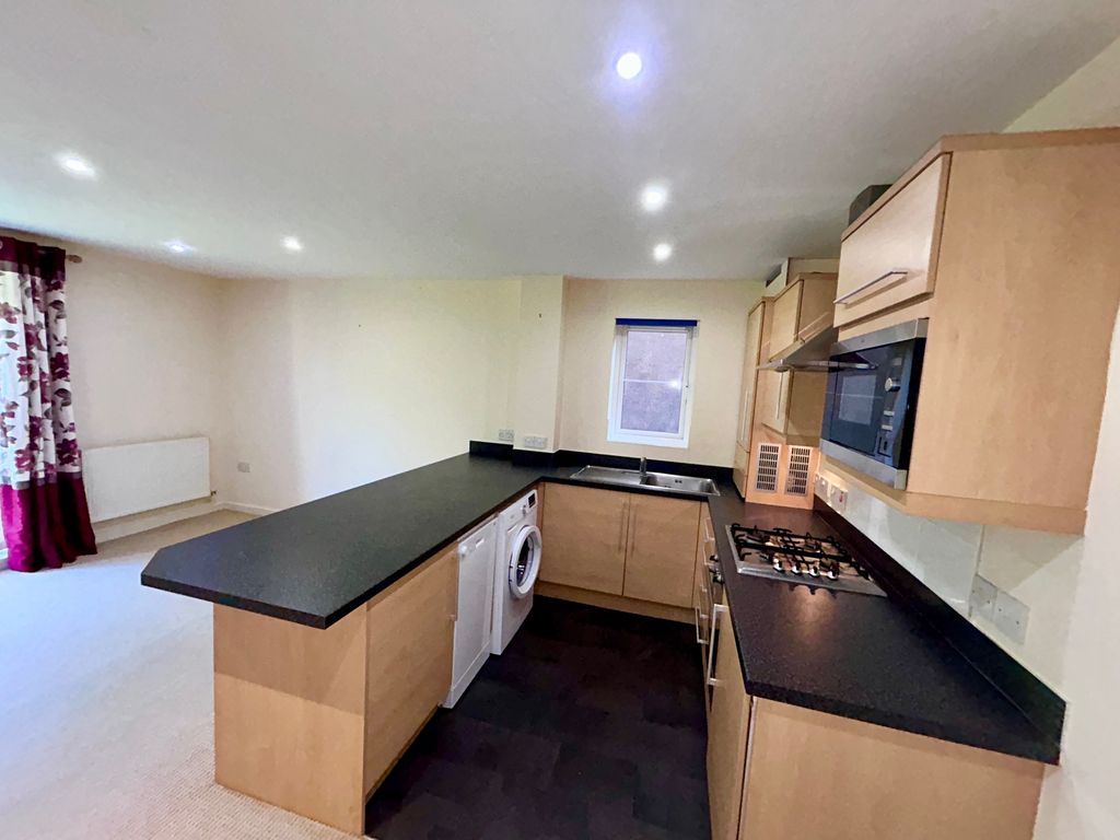 Additional image 3 of 1 bed flat for salePark Street, Hungerford RG17