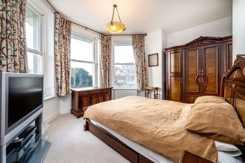 2 bed flat for saleBlumenthal Close, Isleworth TW7 photo 5