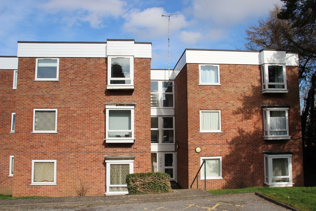 1 bed flat for saleFirgrove Court, Hungerford RG17