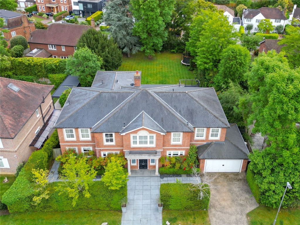 5 bed detached house for saleNeville Avenue, New Malden KT3