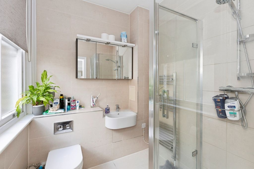 Additional image 10 of 2 bed maisonette for saleThomas Barnardo Way, Barkingside, Ilford IG6