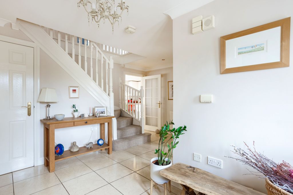 Additional image 5 of 5 bed detached house for saleCottrell Close, Hungerford RG17