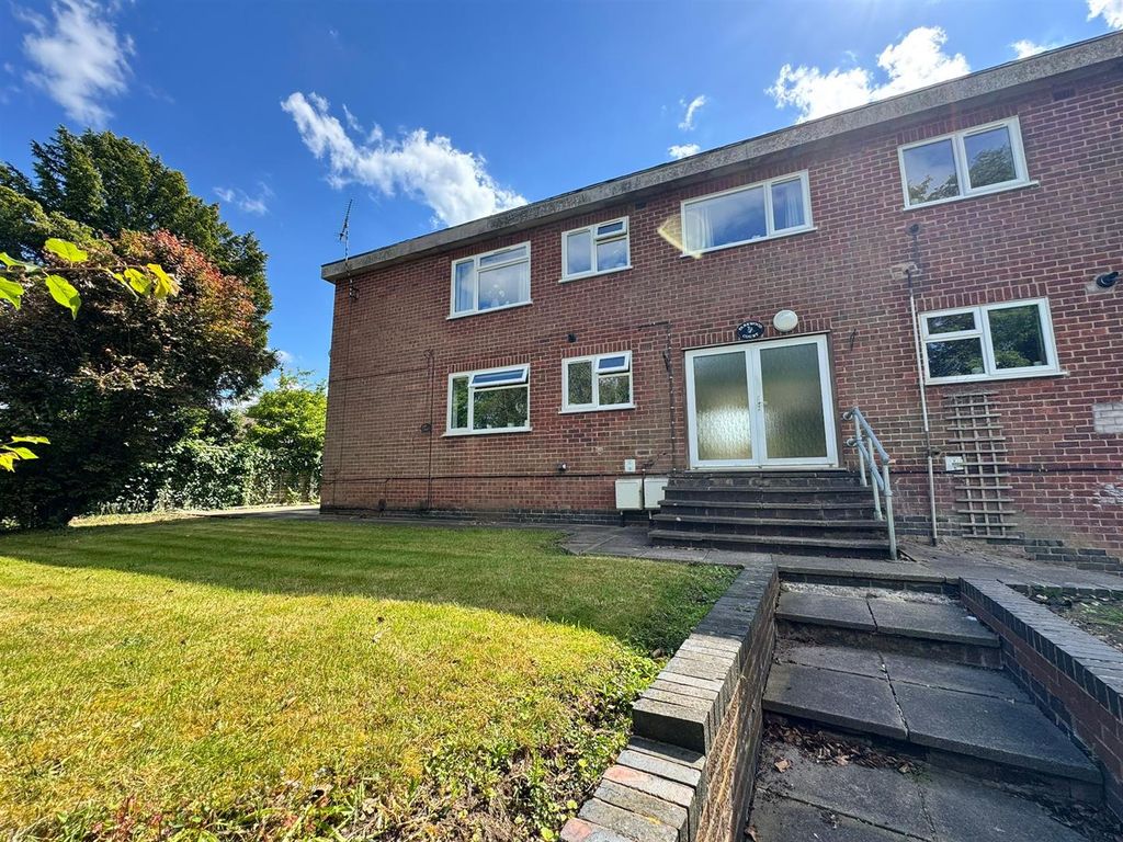 2 bed flat for saleParkwood Court, Kenilworth CV8