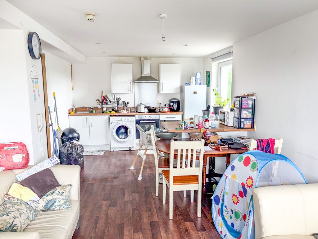 Additional image 2 of 2 bed flat for saleParkwood Rise, Keighley BD21