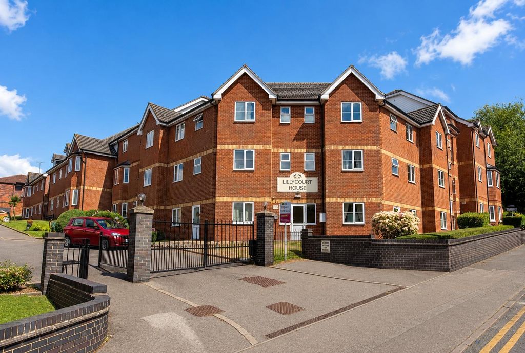 2 bed flat for saleLower Street, Kettering NN16