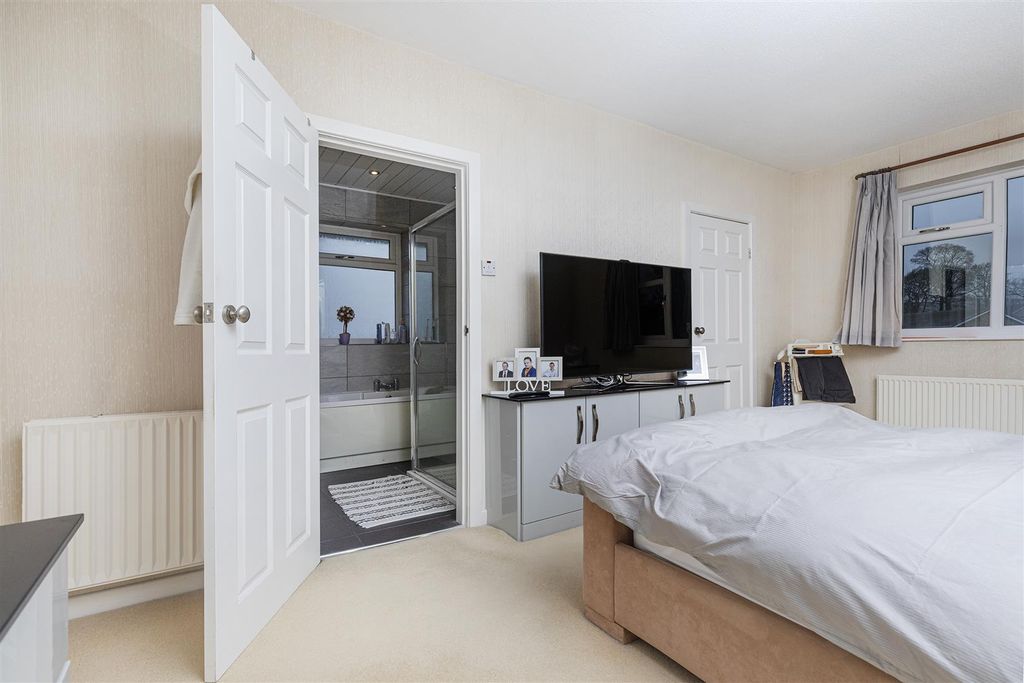 Additional image 27 of 5 bed detached house for saleThe Ghyll, Fixby, Huddersfield HD2