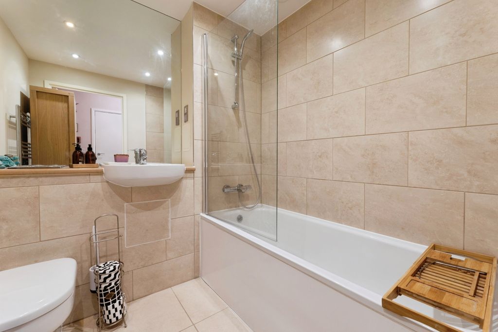 Additional image 16 of 2 bed flat for saleNew Mossford Way, Ilford IG6