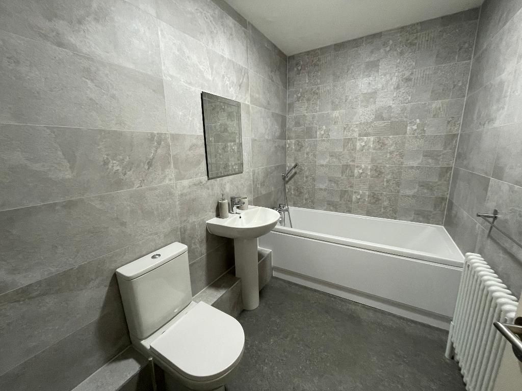Additional image 4 of 2 bed flat for salePark Avenue, Hull HU5