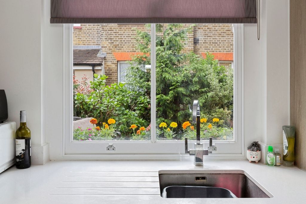 Additional image 4 of 2 bed maisonette for saleThomas Barnardo Way, Barkingside, Ilford IG6