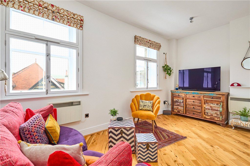 Additional image 2 of 2 bed flat for saleThe Crescent Apartments, Crescent Court, Ilkley, West Yorkshire LS29