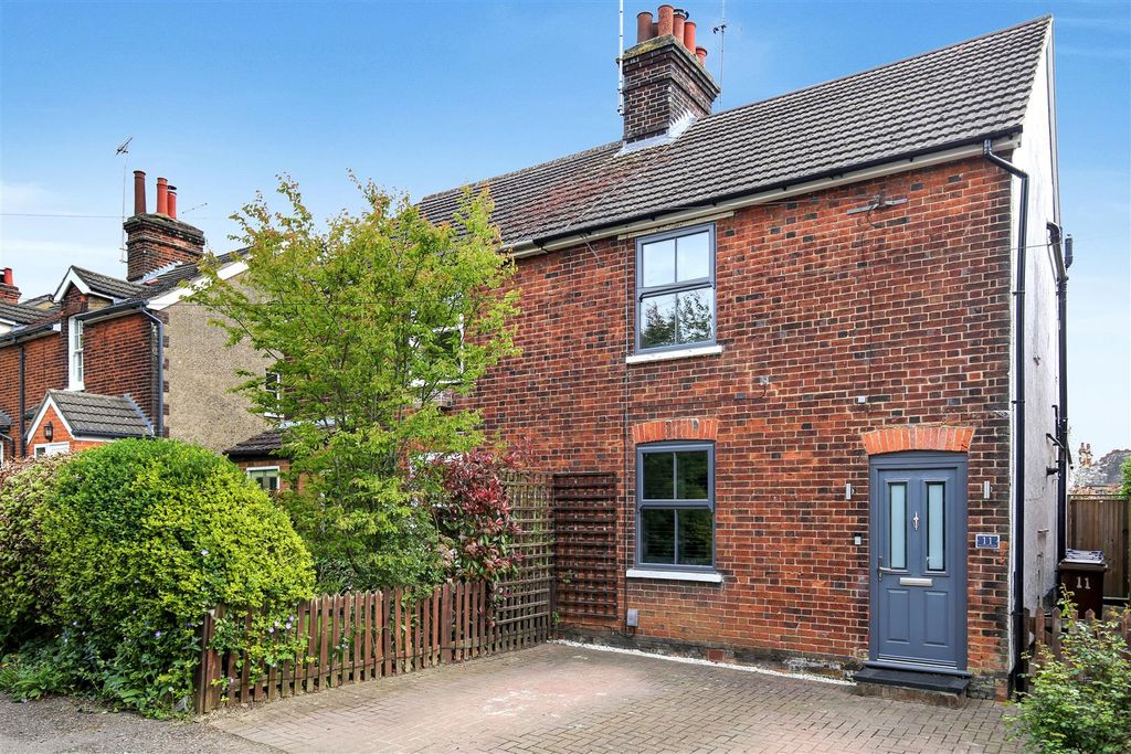 3 bed semi-detached house for saleWestland Road, Knebworth SG3