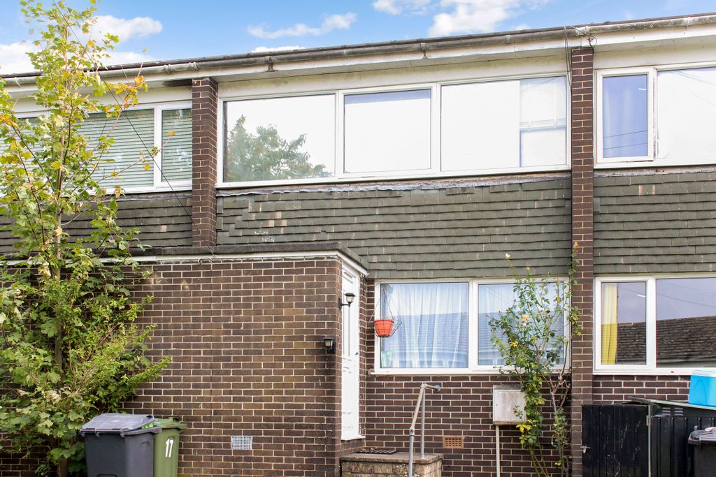 2 bed terraced house for saleOrchard Park Close, Hungerford RG17