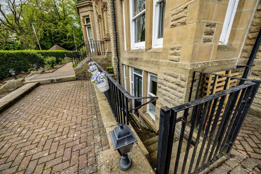 Additional image 19 of 2 bed flat for salePark Drive, Huddersfield HD1
