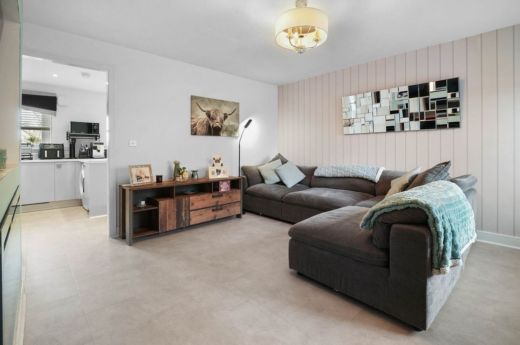 Additional image 3 of 3 bed villa for saleJoan Kelly Place, Irvine KA11