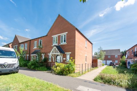 Danbury Place, Hamilton, Leicester, Leicestershire LE5