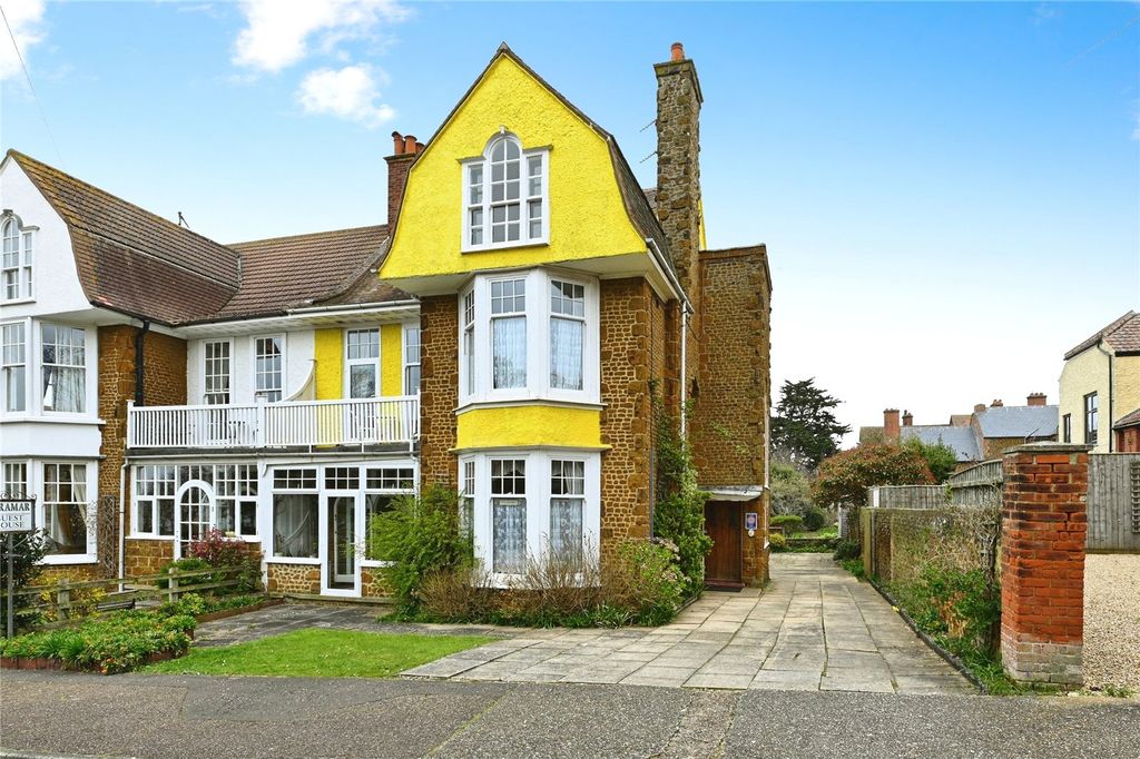 5 bed semi-detached house for saleBoston Square, Hunstanton, Norfolk PE36