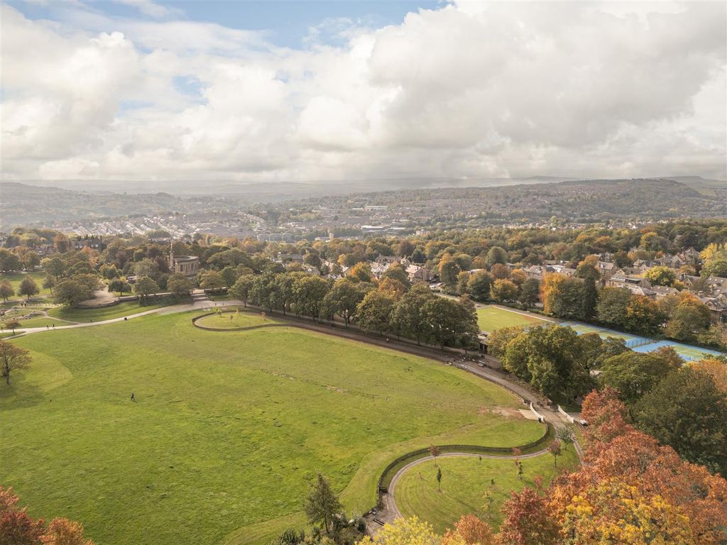 Additional image 70 of 6 bed semi-detached house for salePark Drive, Huddersfield HD1