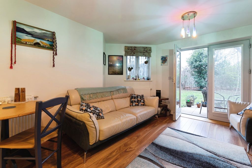 Additional image 6 of 2 bed flat for saleNew Mossford Way, Ilford IG6