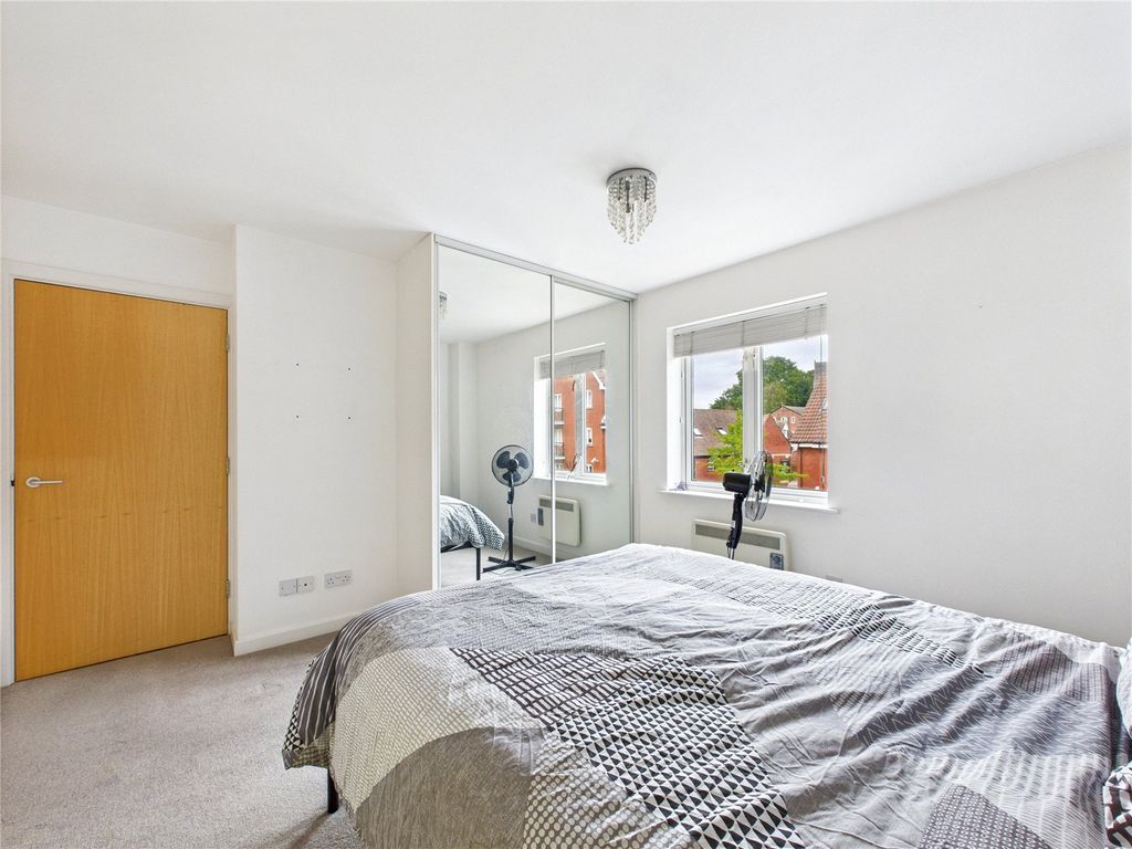 Additional image 5 of 2 bed flat for saleNeptune Square, Ipswich, Suffolk IP4