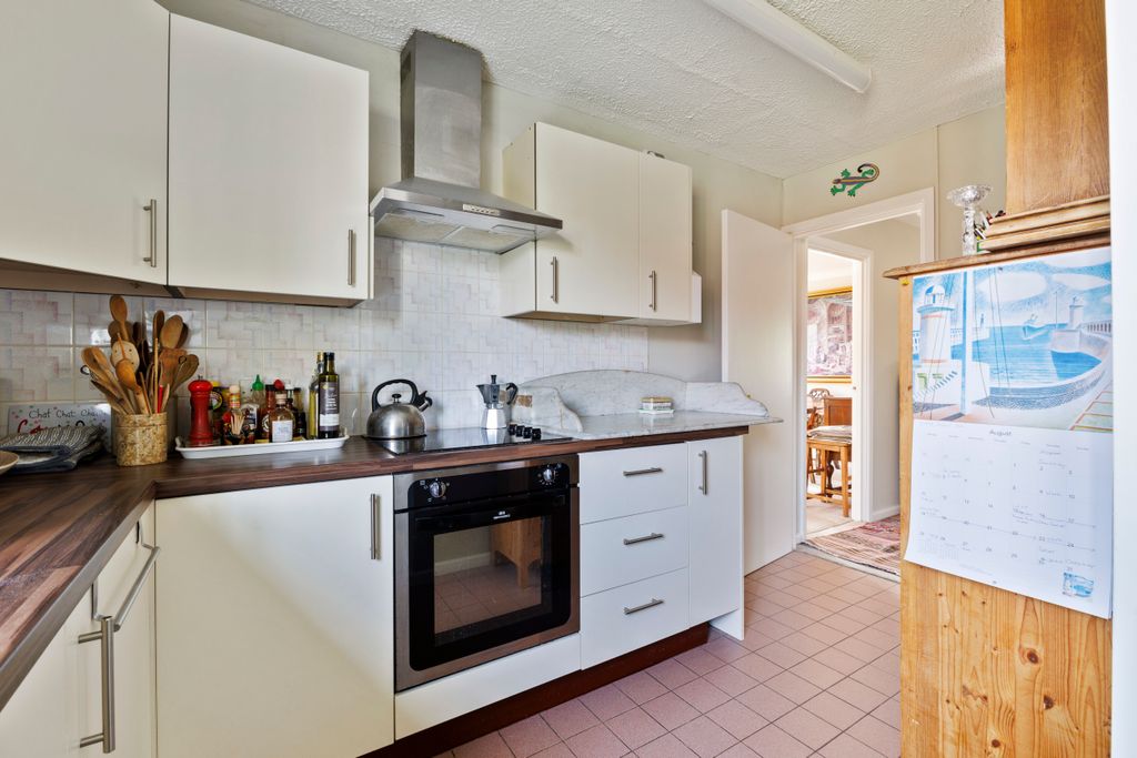 Additional image 5 of 2 bed maisonette for saleHigh Street, Hungerford RG17