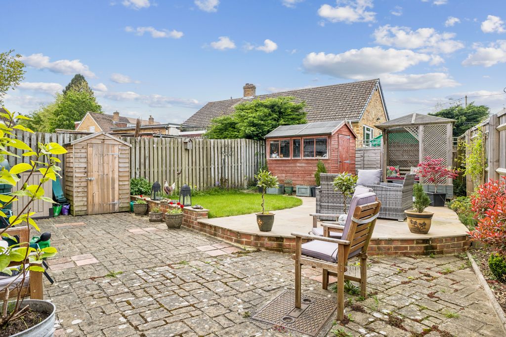 Additional image 18 of 3 bed semi-detached house for saleSarum Way, Hungerford RG17