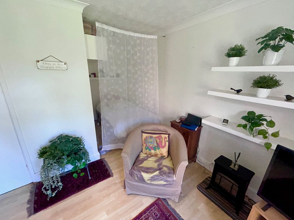 Additional image 4 of Studio for saleWiltshire Close, Hungerford RG17