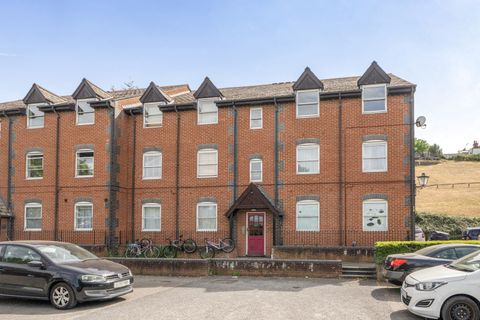 Lynden Mews, Dale Road, Reading, Berkshire RG2