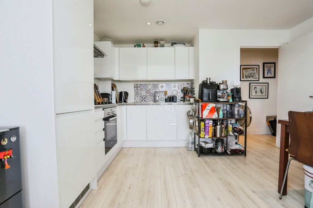 Additional image 8 of 2 bed flat for saleKey Street, Ipswich IP4