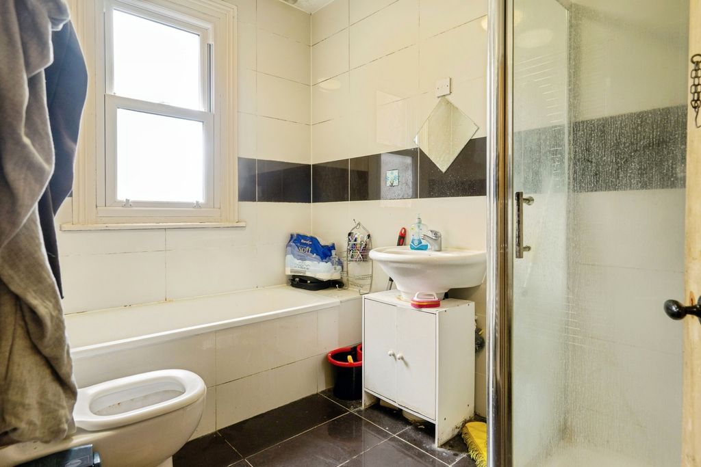 Additional image 12 of 3 bed flat for saleCoventry Road, Ilford IG1