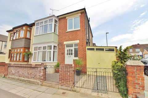 Madeira Road, Copnor PO2
