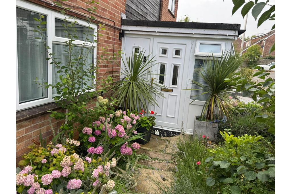 Additional image 2 of 4 bed semi-detached house for saleYork Road, Hungerford RG17