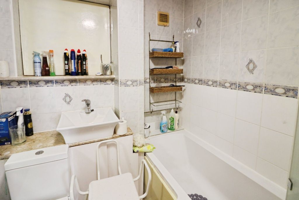 Additional image 12 of 6 bed detached house for saleCarswell Close, Ilford IG4