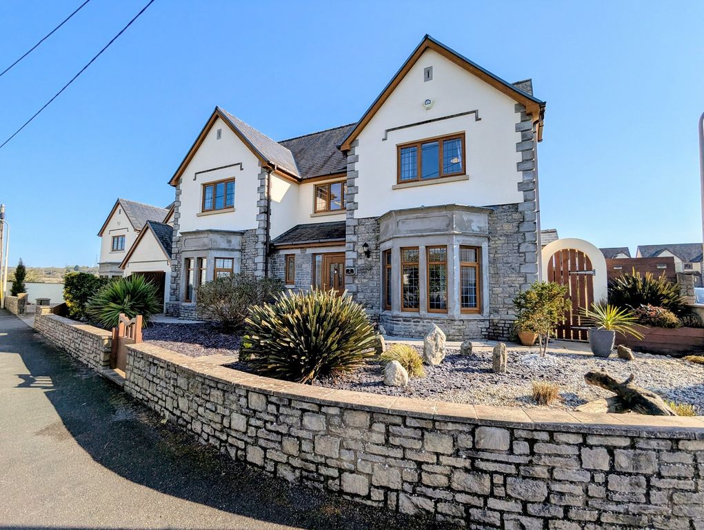 4 bed detached house for saleParc Felindre, Kidwelly, Carmarthenshire. SA17