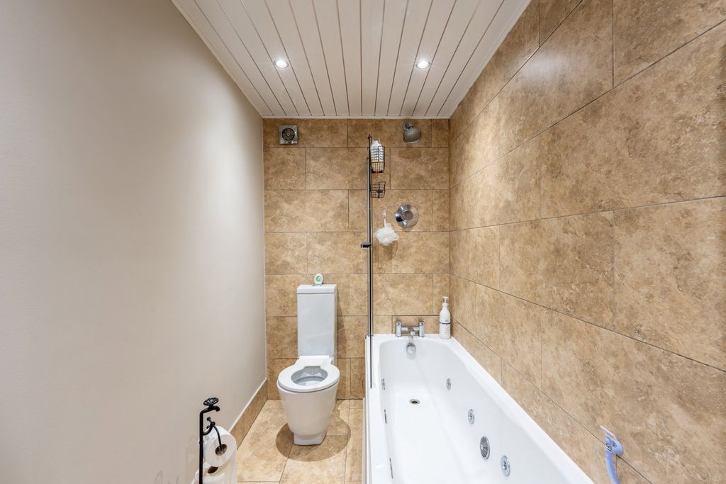 Additional image 19 of 2 bed flat for saleFactory Road, Kirkcaldy KY1