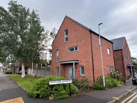 Highclere Gardens, Wolverhampton WV4