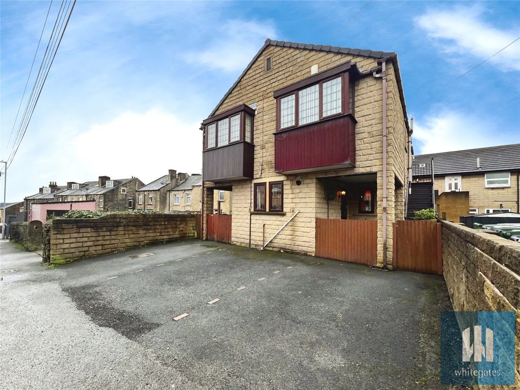 2 bed flat for saleQuarmby Road, Quarmby, Huddersfield HD3