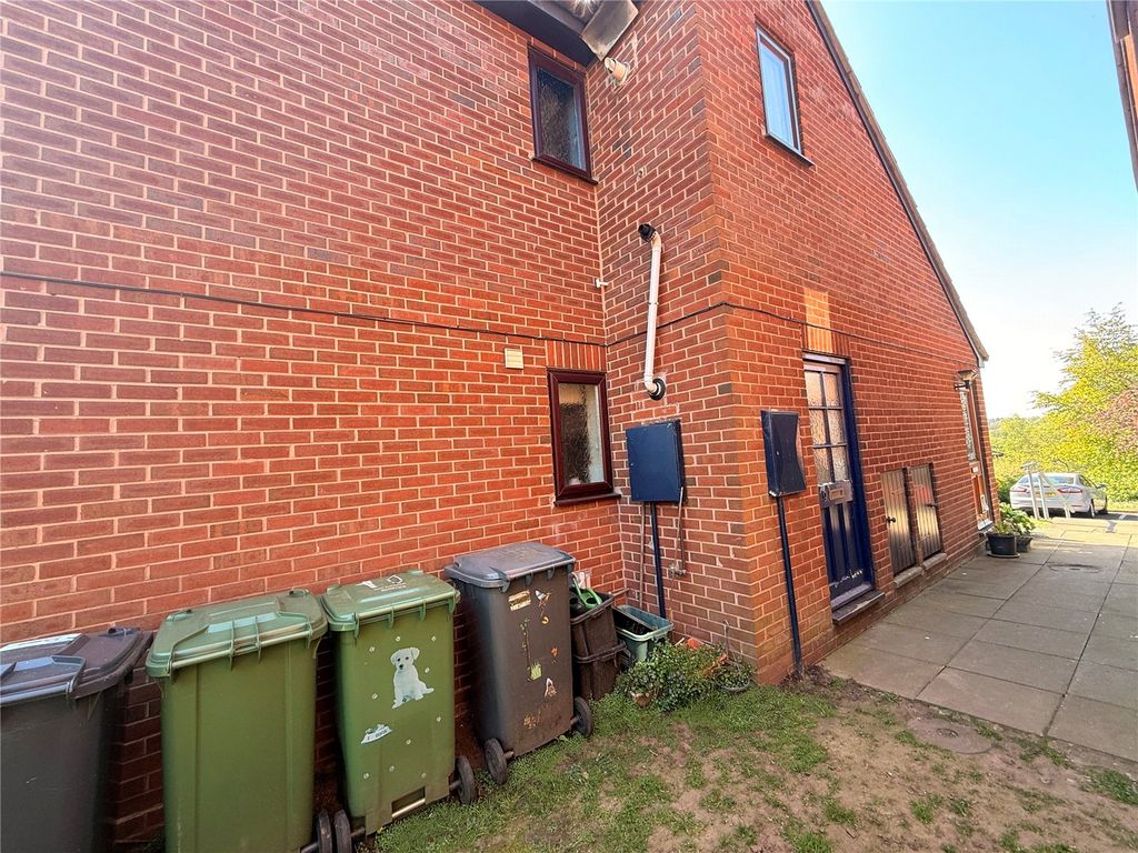2 bed flat for saleSt. Andrews Green, Kidderminster, Worcestershire DY10