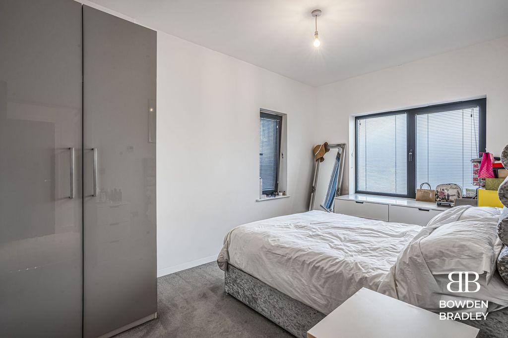 Additional image 10 of 3 bed flat for saleCranbrook Road, Ilford IG1