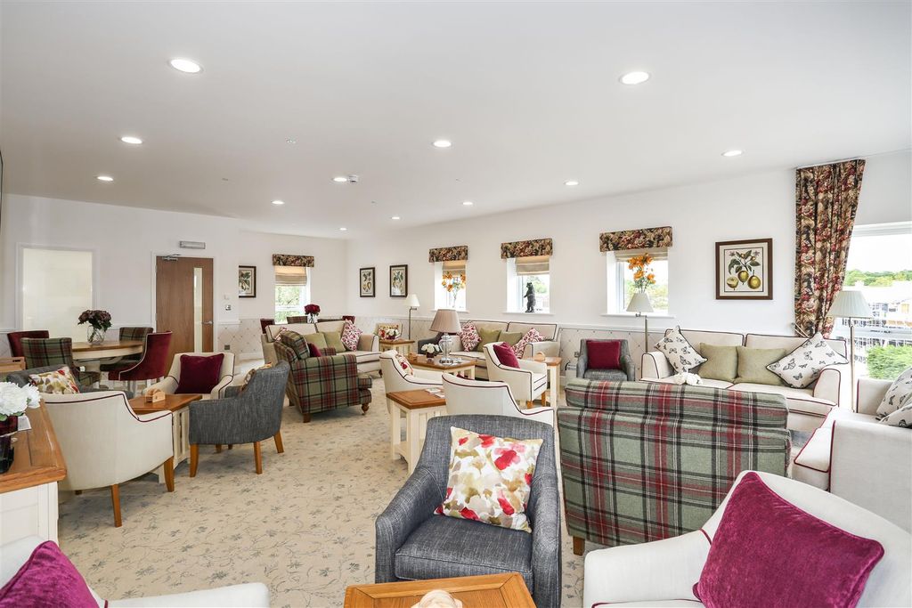 Additional image 14 of 1 bed flat for saleElm Tree Court, High Street, Huntingdon PE29