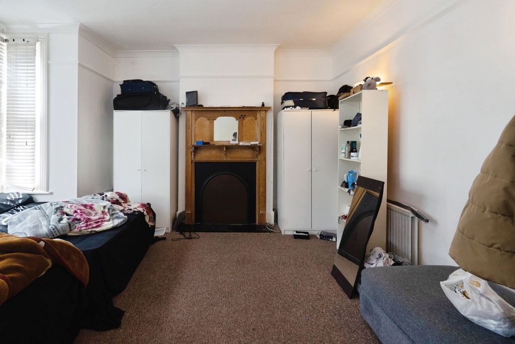 Additional image 6 of 3 bed flat for saleCoventry Road, Ilford IG1