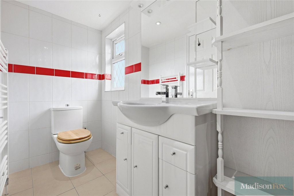 Additional image 18 of 4 bed detached house for saleWoodford Avenue, Ilford IG2