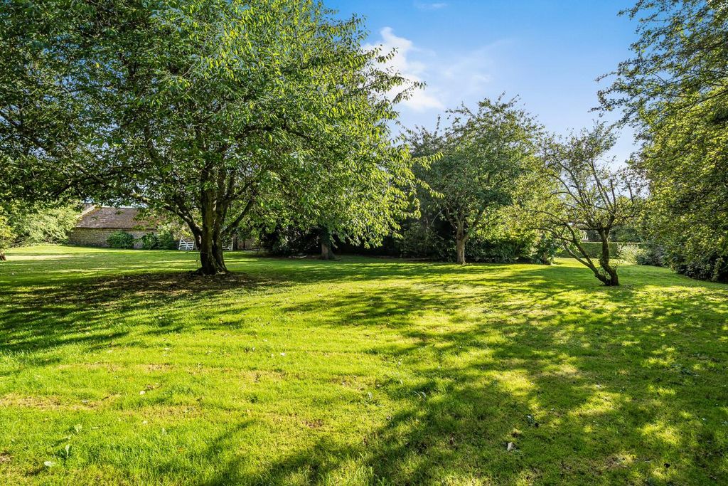 Additional image 3 of 7 bed detached house for saleLeaves Green Road, Keston, Kent BR2