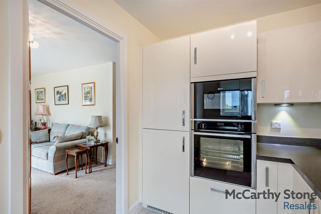 Additional image 11 of 2 bed flat for saleChesterton Court, Railway Road, Ilkley LS29